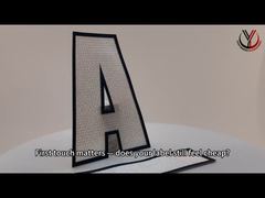 Dokuma Kumaş Baskılı Mat Silikon Logo Yama Beyaz Konfeksiyon İçin