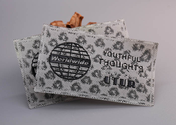 Siyah Parlak Logolarla Basılmış Giyim İçin Özel Silikon Etiketler