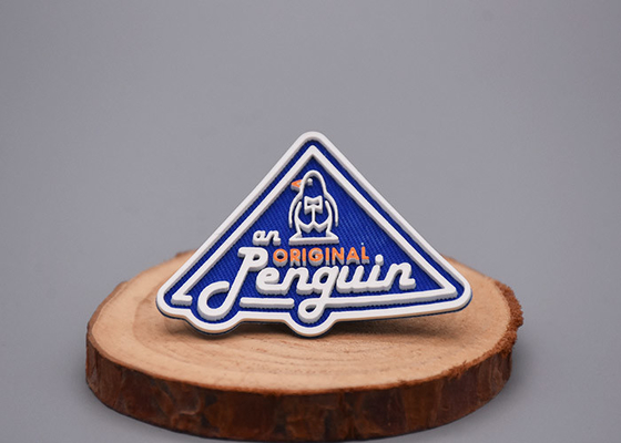 Sıcak Eriyik Yapışkanlı Baskılı Silikon Giyim Etiketleri Özelleştirilmiş Dimi Geri