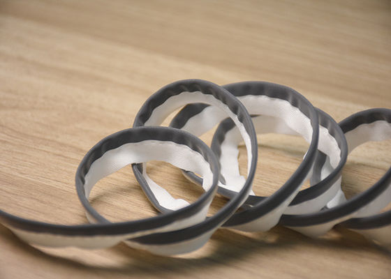 Giysiye dikilen özel yansıtıcı boru bandı